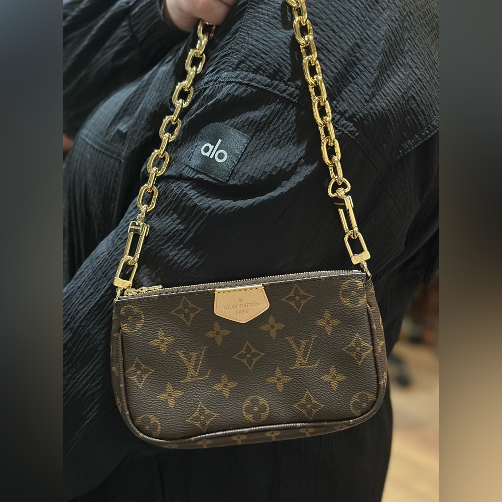 Louis Vuitton Multi pochette. Mini pochette only!